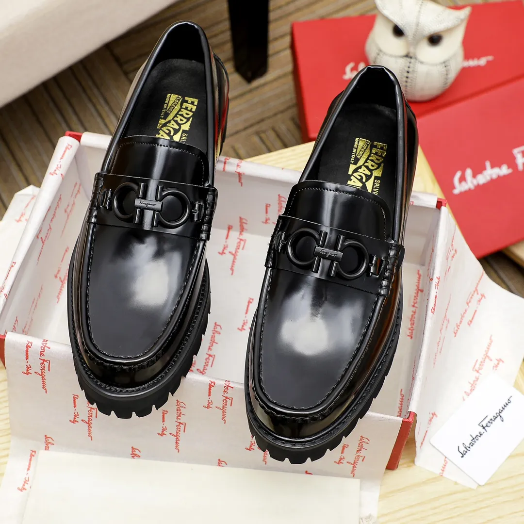Factory price 440 🔥Ferragamo's new men's casual slip-on shoes🇨🇳Official website original 1:1 mold opening, original quality💯Fine workmanship, high-end luxury☘The upper is made of imported Italian first-layer cowhide🌴🐂Leather lining🍓Rubber wear-resistant and non-slip outsole, breathable and comfortable to wear🍍The first choice for high-taste men🍉2 colors available! Code number 39-44 (38.45. Can be customized)
